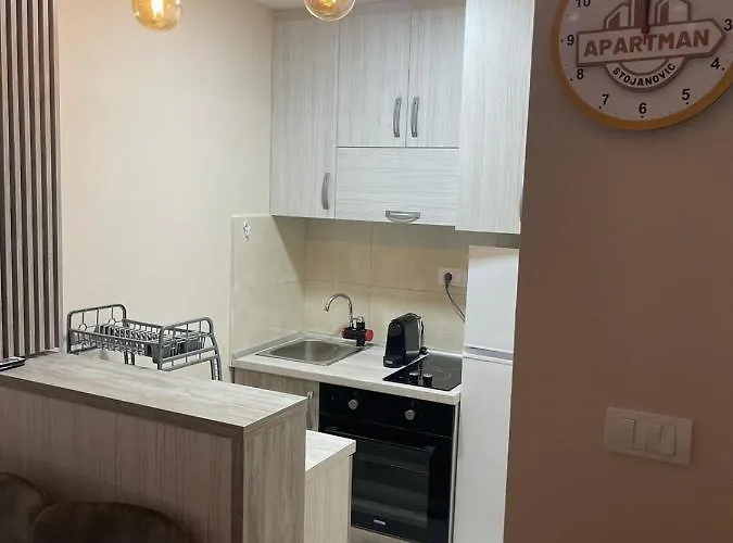 Stojanovic 1 즐라티보